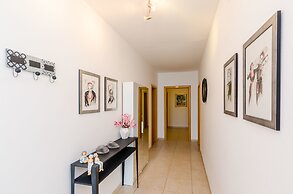 Villa Leona V1