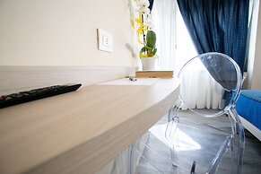 Home Hotel