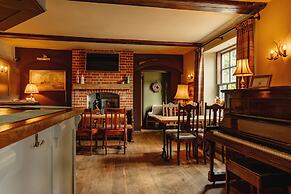 Wheatacre White Lion