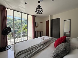 Montes De Beraka - Adults Only