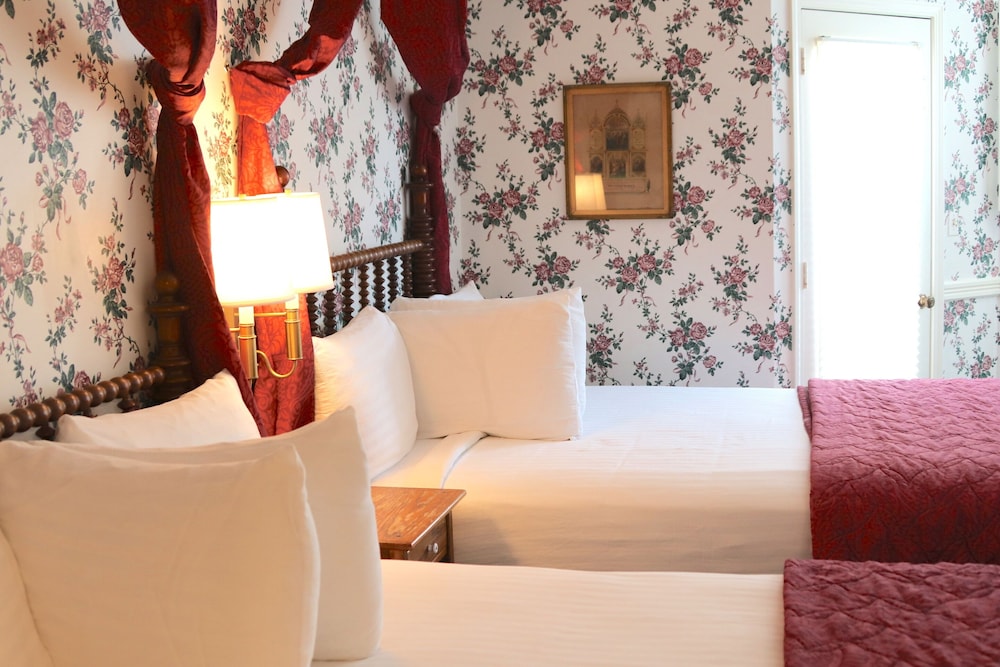 Inn on Mackinac