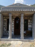 Heredot's House