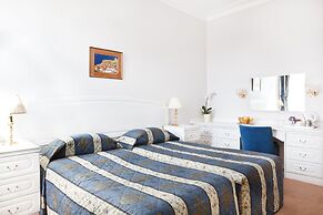 Saxonville Hotel