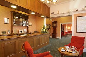 Saxonville Hotel