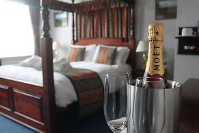 Saxonville Hotel