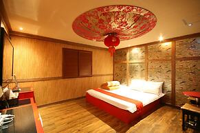 Hera Hotel