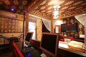 Hera Hotel