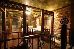 Hera Hotel