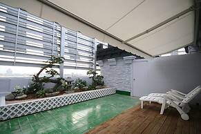 Hera Hotel