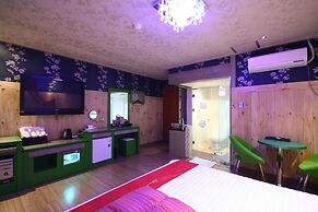 Hera Hotel