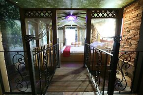 Hera Hotel