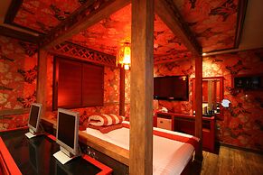 Hera Hotel