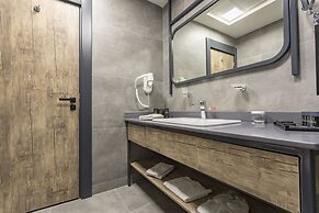 Shimall Hotel