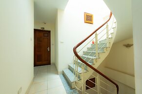 Dragon Hotel
