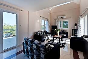 Villa Lagoon by Amy Villas