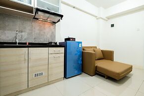 Comfortable 2BR Green Pramuka Apartment
