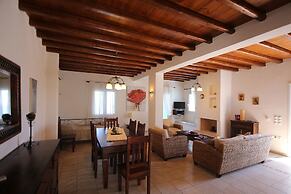 Villa Attalus 2