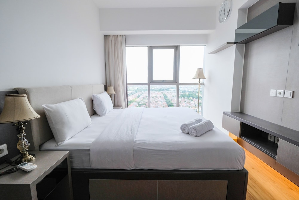 1BR Midtown Signature Apartment with Sofa Bed