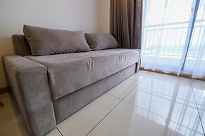 1BR Midtown Signature Apartment with Sofa Bed