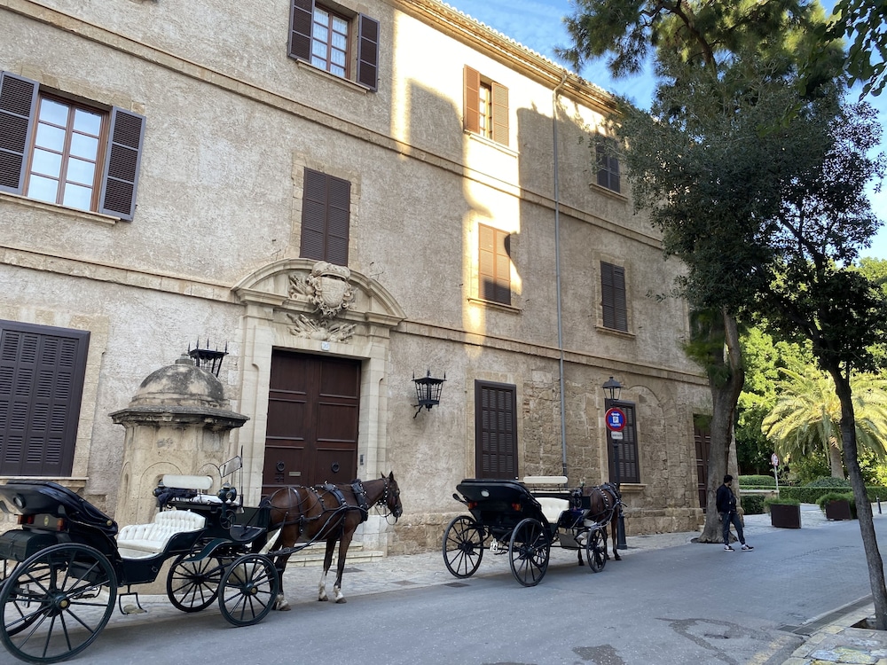 Vila Damunt Suites