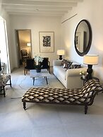 Vila Damunt Suites