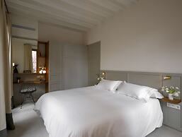 Vila Damunt Suites