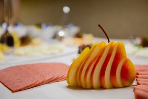 Shimall Deluxe Hotel