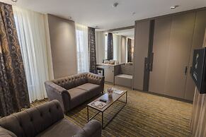 Shimall Deluxe Hotel