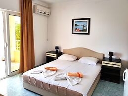 Doni Apartments