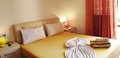 Prag Apartments & Rooms