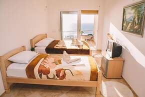 Panorama Apartments & Rooms