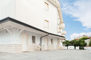 Golden Residence