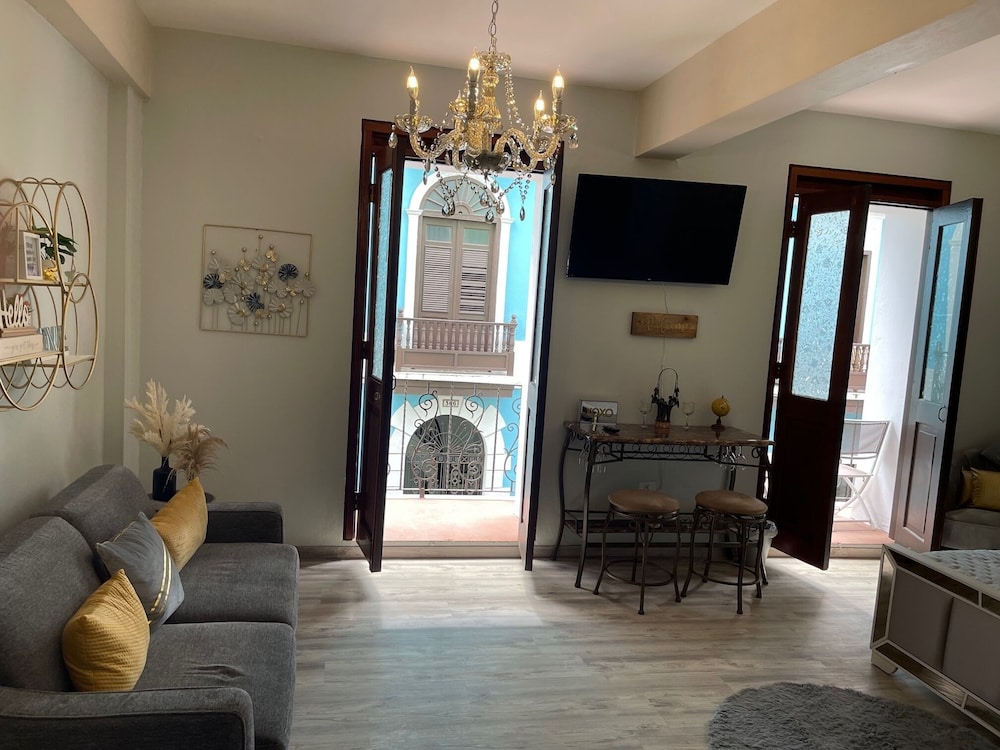 Casa Of Essence