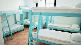 Surfers Retreat - Hostel - Adults Only