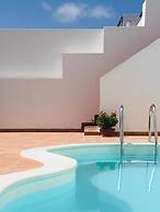 Surfers Retreat - Hostel - Adults Only