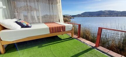 Uros Amaru Marka Lodge