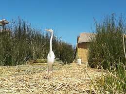 Uros Amaru Marka Lodge