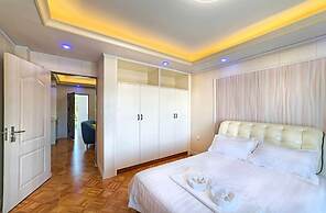 Riverside Hotel