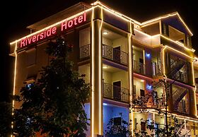 Riverside Hotel