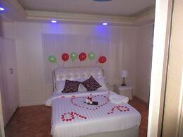 Riverside Hotel