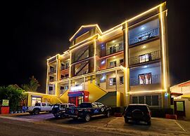 Riverside Hotel