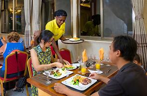 Riverside Hotel