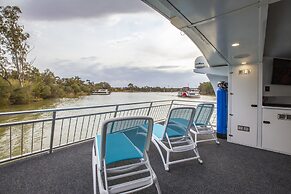 All Seasons Houseboats