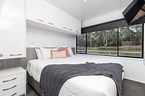 All Seasons Houseboats