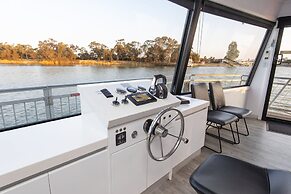 All Seasons Houseboats