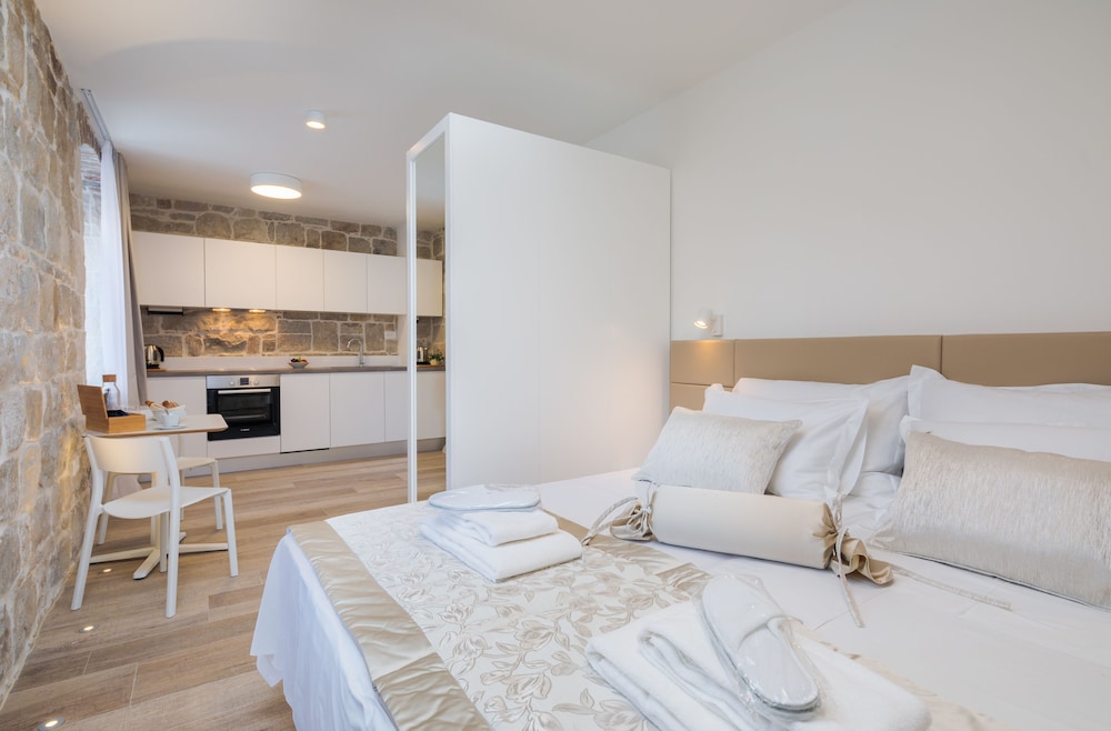 Mediterra residence