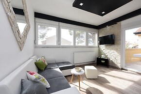 Holiday Apartments Yes Peace