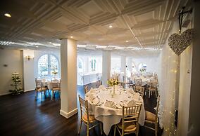 Gray Manor Hotel
