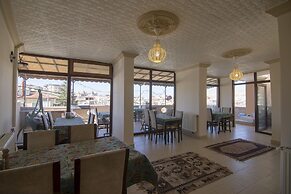 Kamelya Cave Hostel - Adults Only