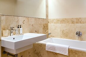 Balie Bay 1 - Adults Only